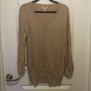 Vertigo Paris Rhinestone Button V-Neck Wool & Angora Blend Sweater New W/O Tag